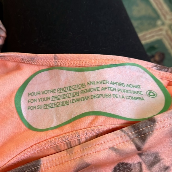 Vince Camuto Peach and Black Pink One Piece - Picture 6 of 6